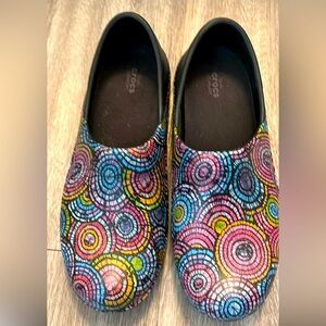 Size 12E; Like new; Foot support good for nursing or home healthcare